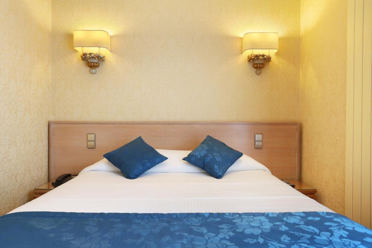 Standard Double Room,758748634:JPEG